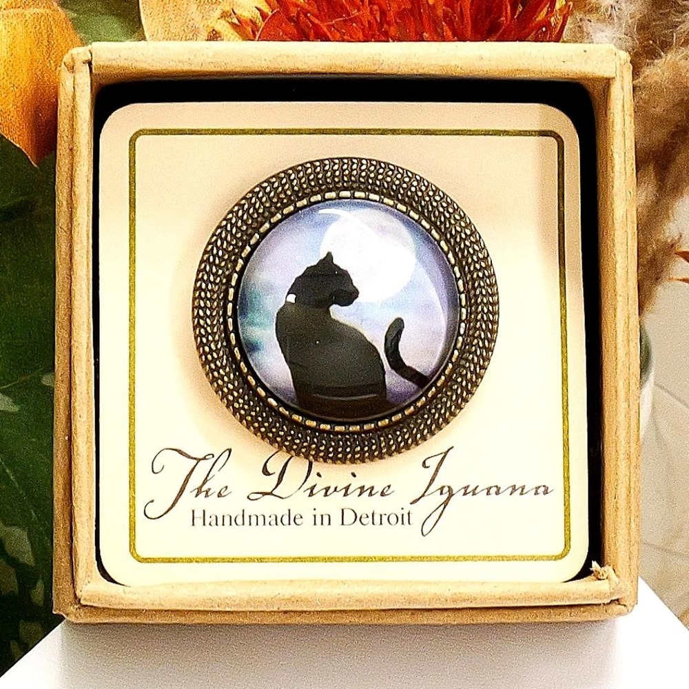 Black Cat Full Moon Brooch Gothic Halloween Witchy Vintage Bronze Lapel Pin